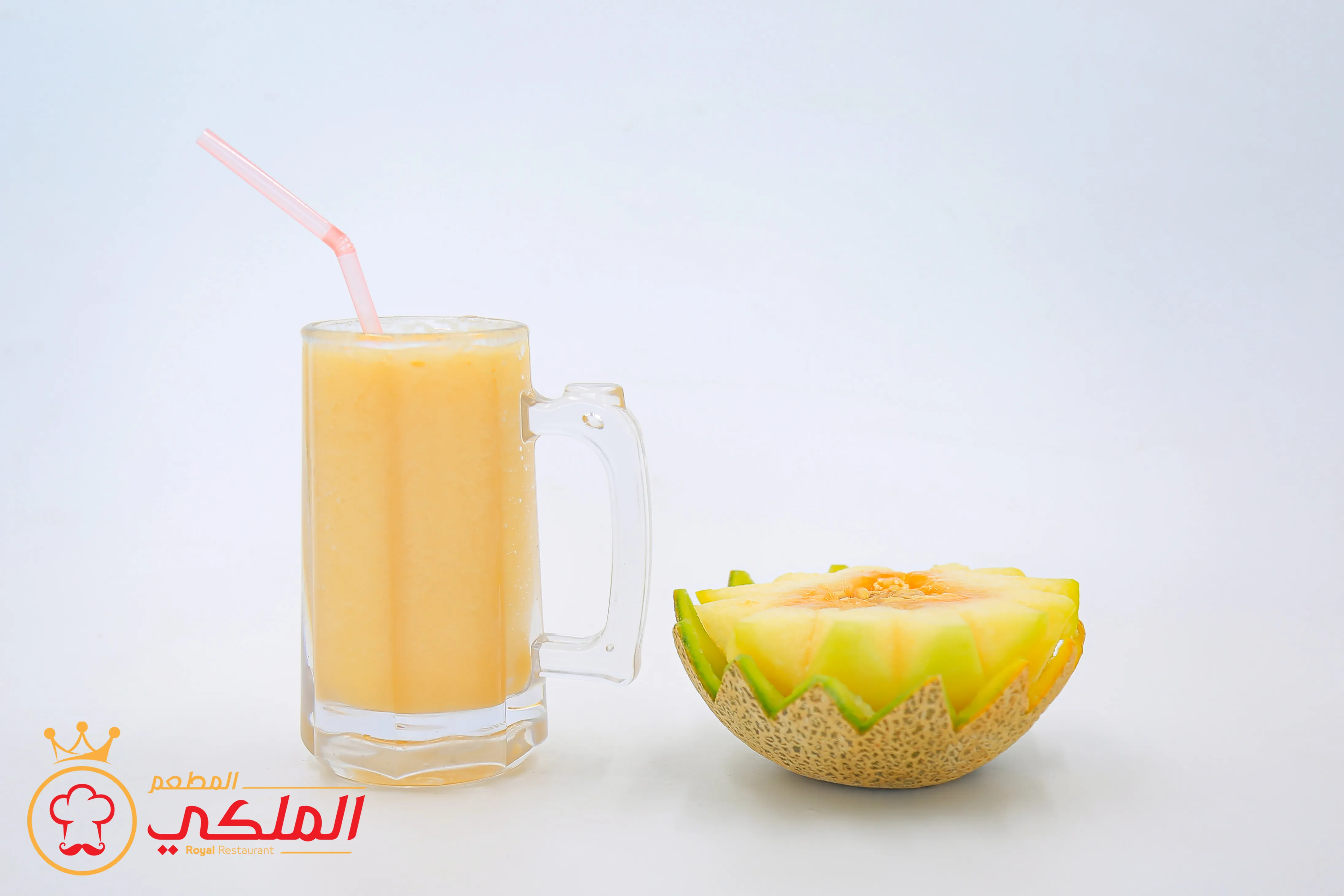 عصير شمام - عصير شمام طبيعي منعش في المطعم الملكي صنعاء. شمام طازج ورائحته فواحة. المثالي للصيف. أنعش حر صنعاء في أفضل مطعم بشارع خولان.